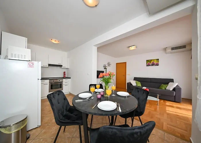 Gravic 2 Апартаменты *